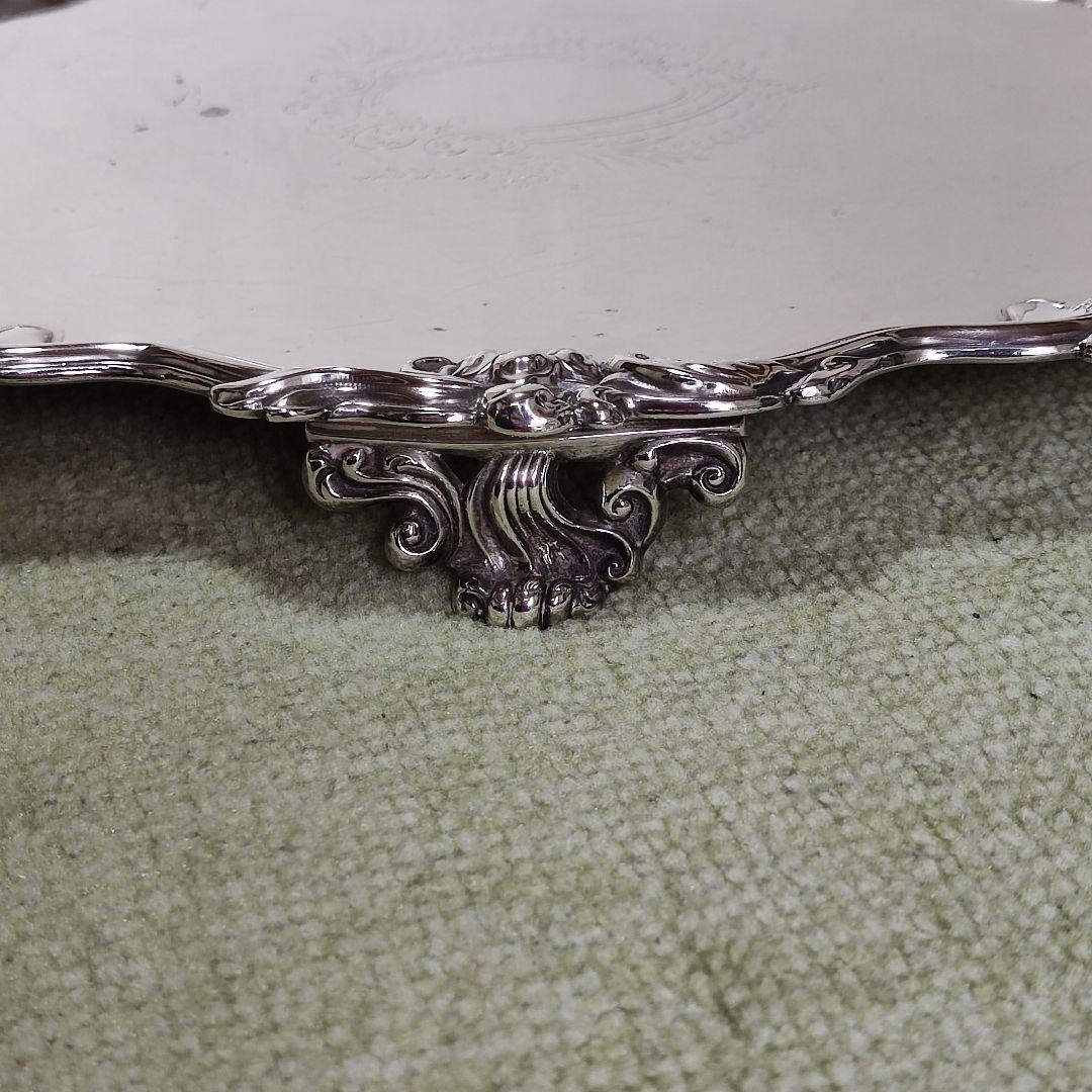 英国　シルバープレート　ギャラリートレイ　サルヴァ　3つ足　1904年