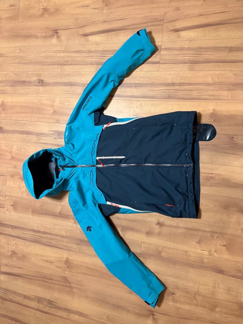 スキーウェア　デサント