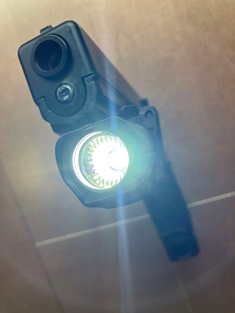 マルイGlock 17+ BLACK HAWKレッグホルスター+ウエポンライト