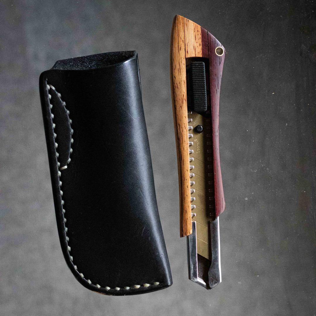 カッターナイフ　レザーケース付き