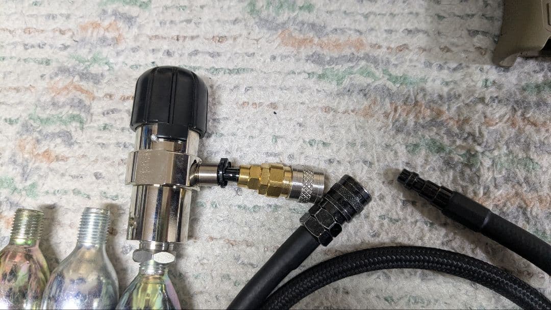 ゆうか旦那　MP7A1　ガスブローバック　タンカラー　Co2　外部ソース