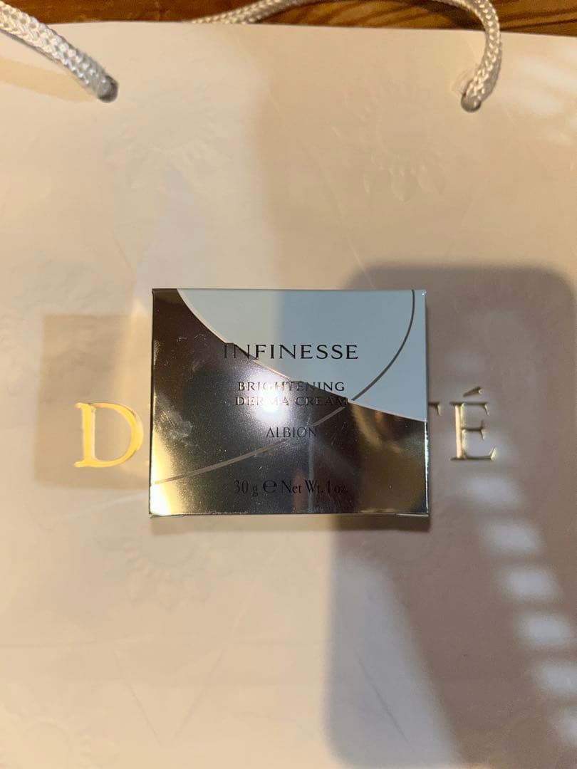 アンフィネス　ブライトニング　ダーマ　クリーム