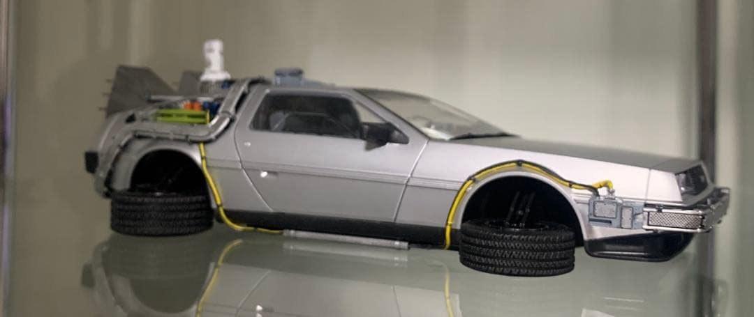 バックトゥザフューチャ一II デロリアン1/24