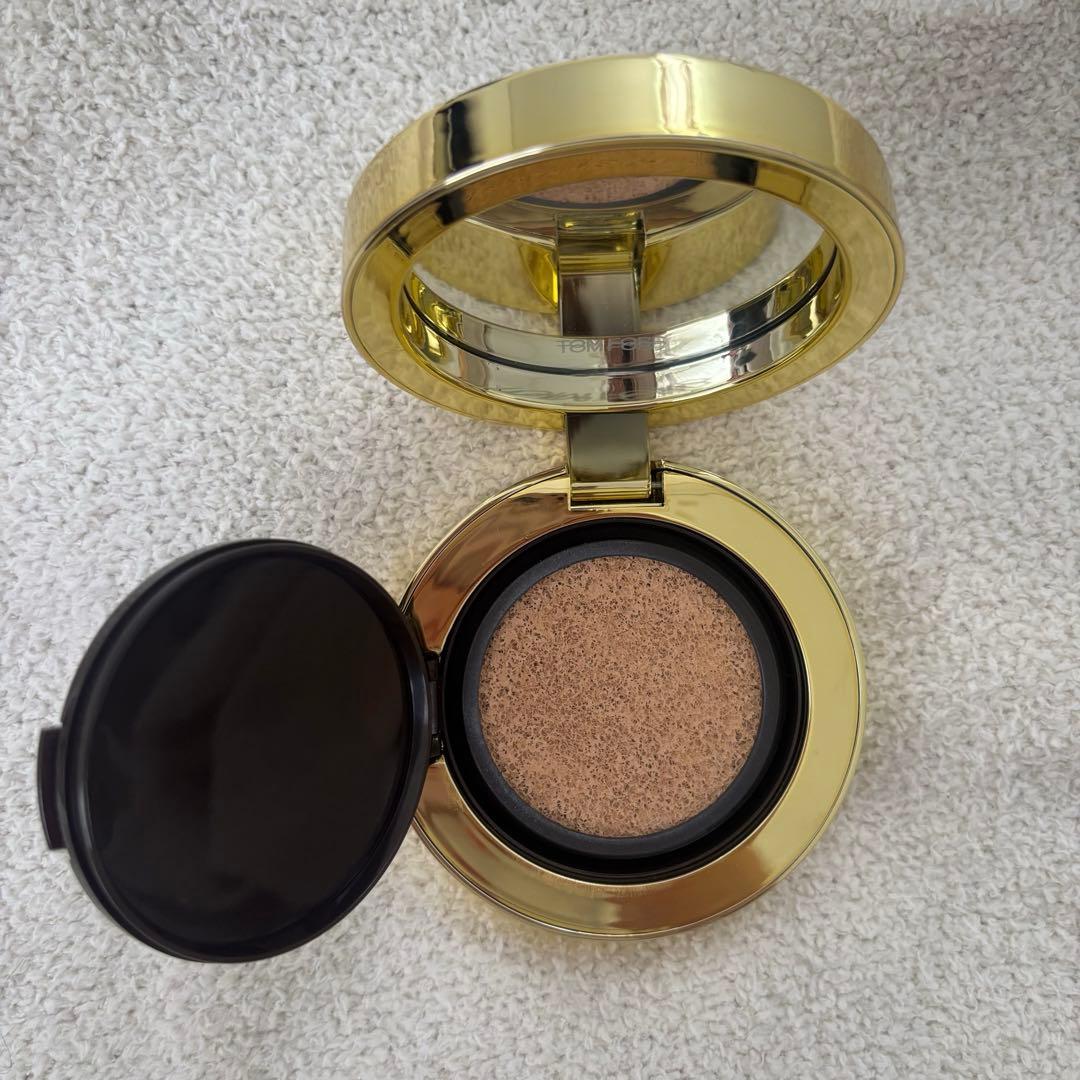 TomFord Beauty シェイドアンドイルミネイトファンデーション