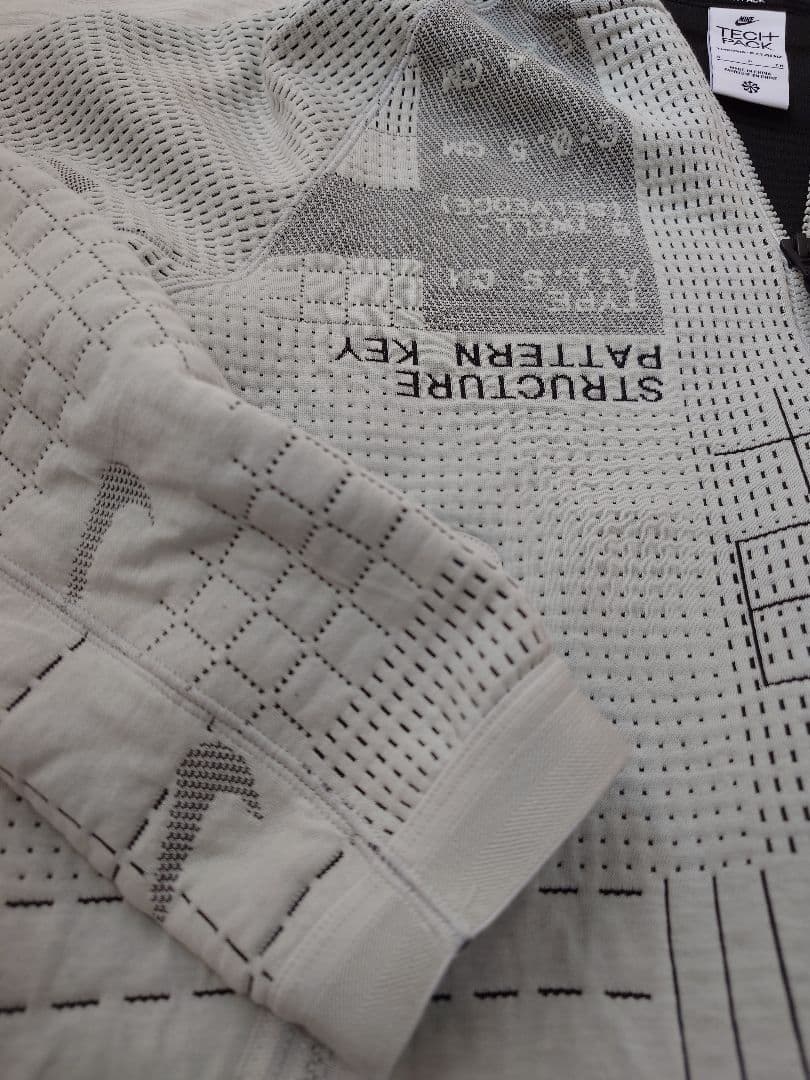 Nike Tech Pack 未使用 ジップアップパーカー S モスグレー