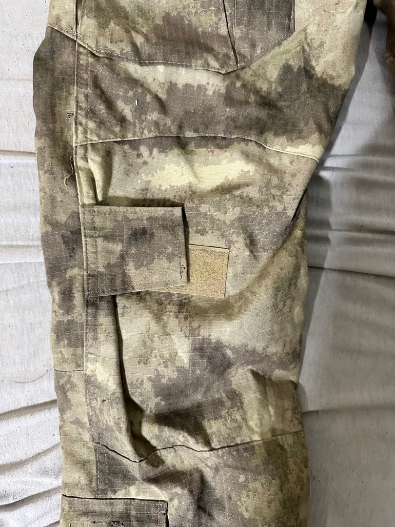 迷彩服全身セット　サバゲー、コスプレ用