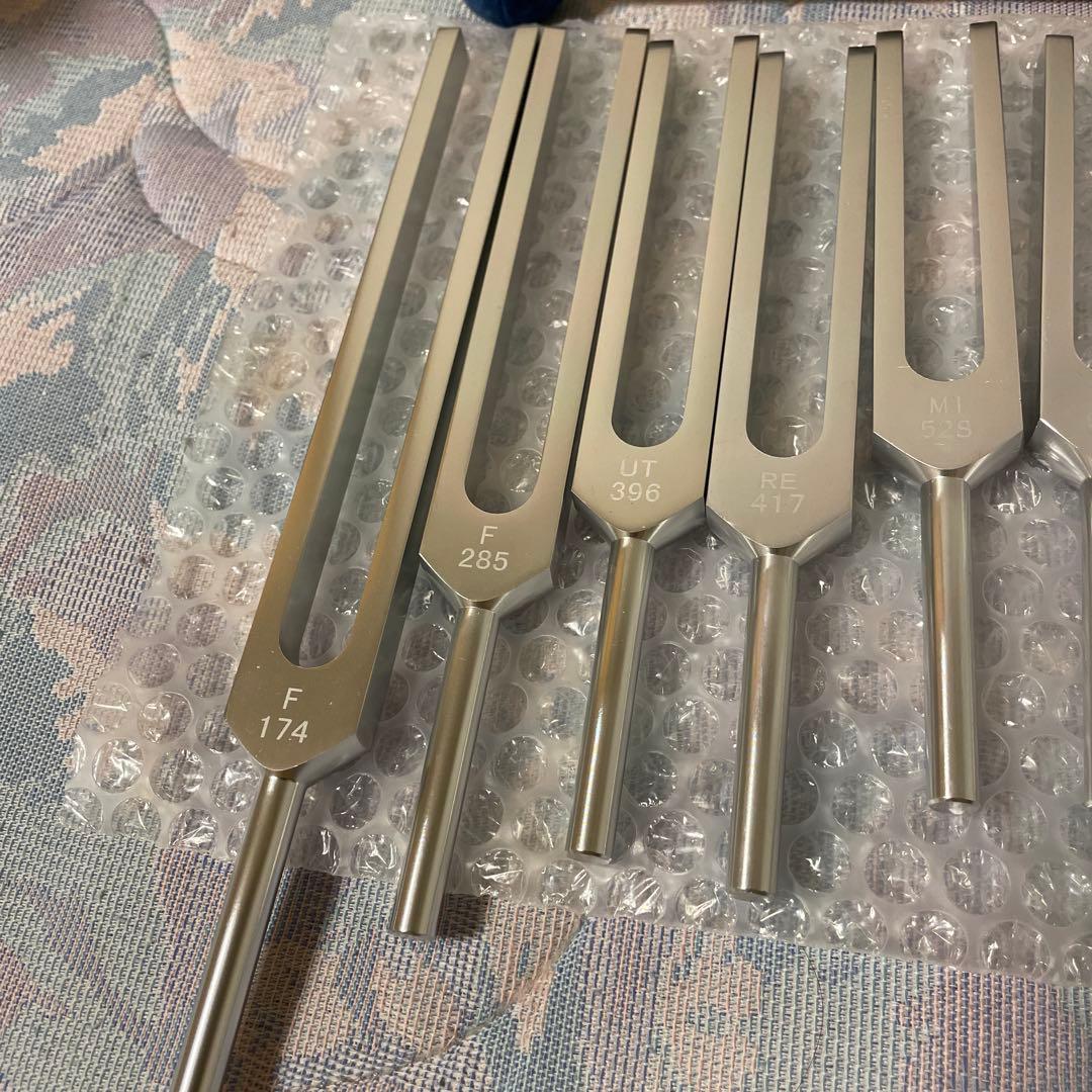 音叉　ソルフェジオ　チューニングフォークセット 9本とマレット付き