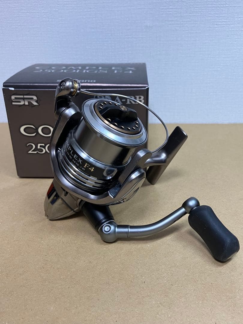 値下げ！未使用並　極美品　09 コンプレックス 2500HGS F4