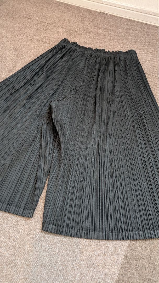 プリーツプリーズ ガウチョパンツ 黒