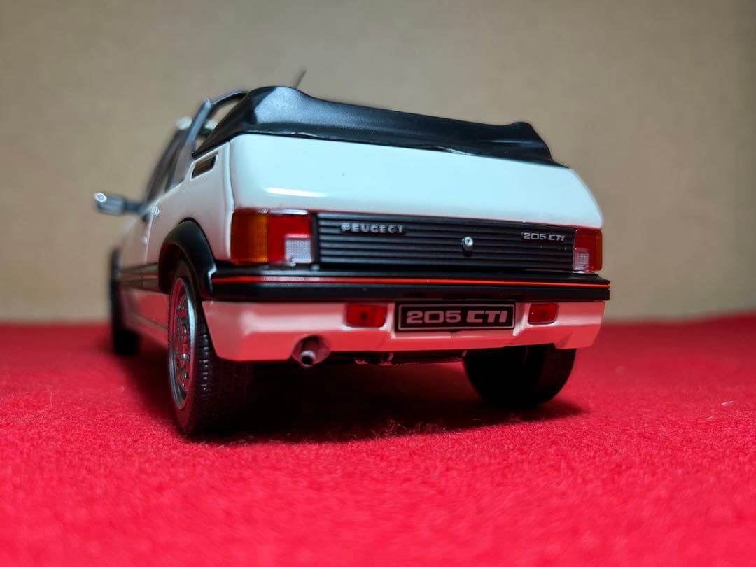 【超レア】　1/18 プジョー 205CTI