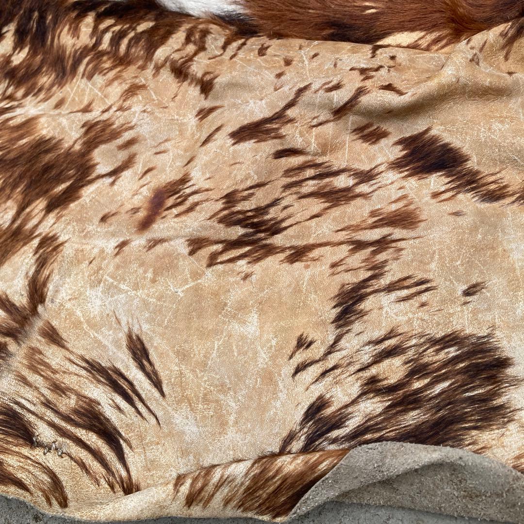 コ*中様 一頭分 牛革 本革 毛皮ラグ ハラコ カウラグ 約230×170cm