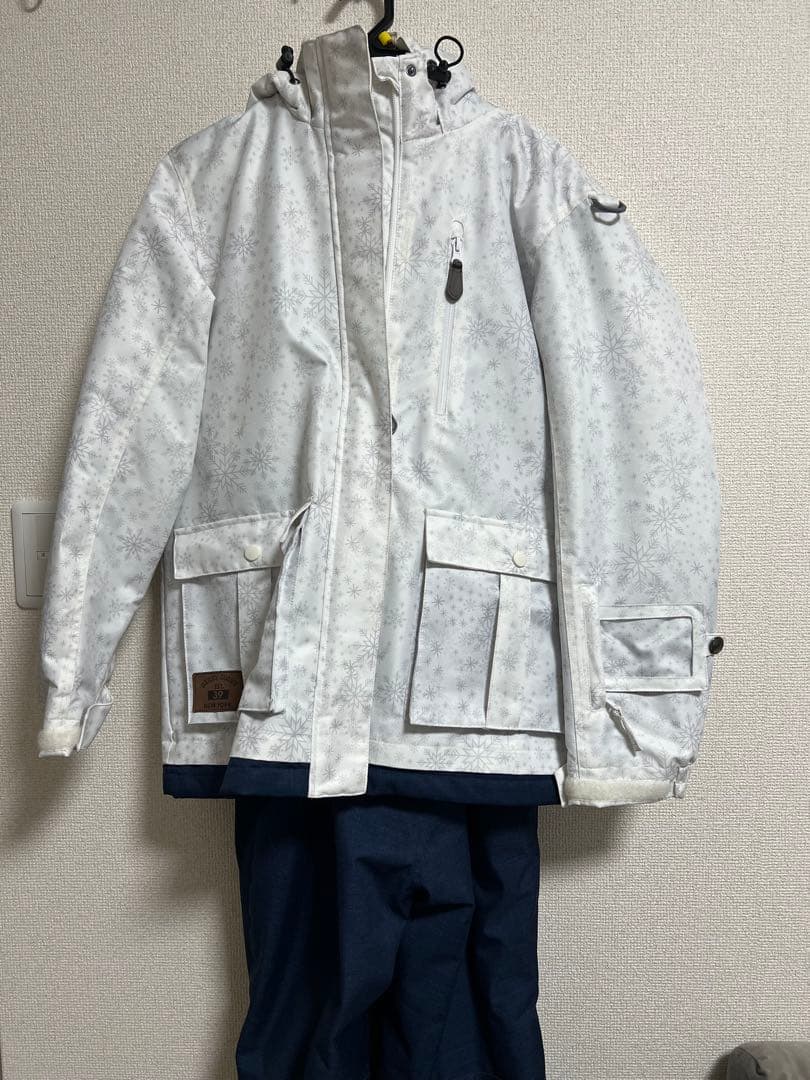 【りり】cosby スノーボードウェア 上下セット　ホワイト/ネイビー