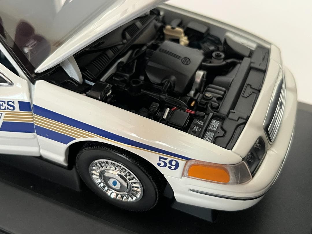 オートアート 1/18 72701 フォード クラウンビクトリア LAPD 箱付