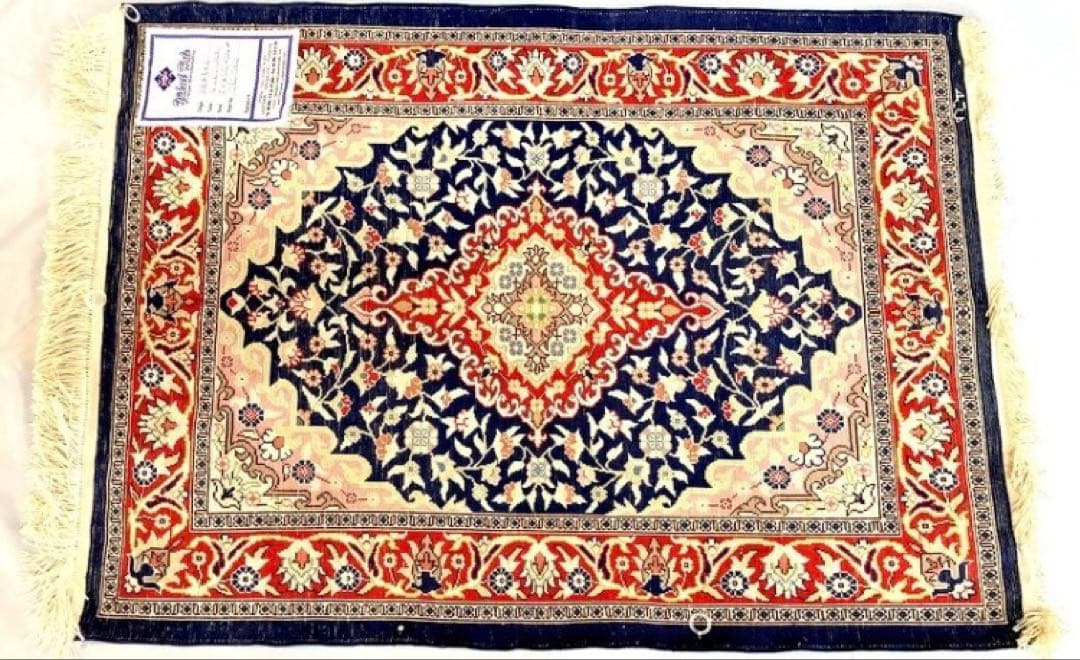 シルク絨毯　シルクラグ　ヘレケ絨毯　トルコ絨毯　カーペット