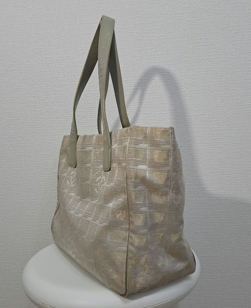 お値下げ致しました　シャネル ニュートラベルライン CHANEL トートバック