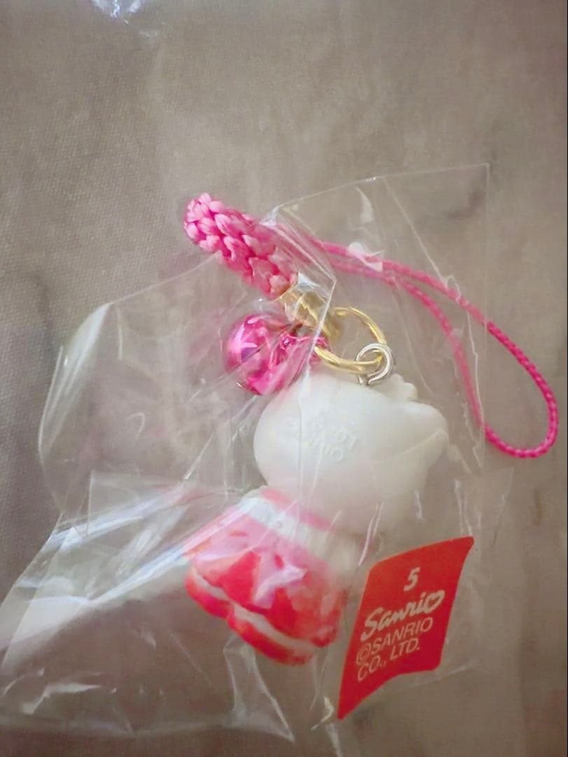 ハローキティ ウェイトレス 根付け ストラップ カフェ お茶 激レア 超希少