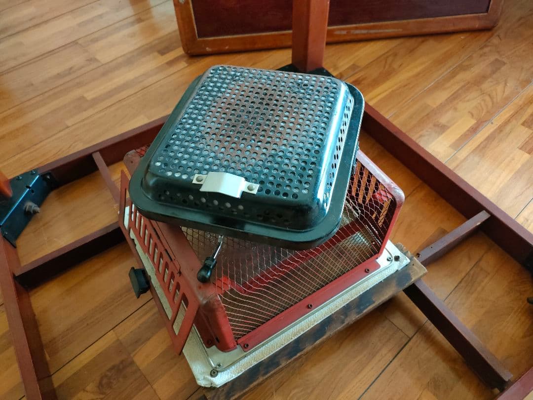 昭和レトロな豆炭こたつ(燃焼器付き)　縦80cm 横80cm 高さ37cm