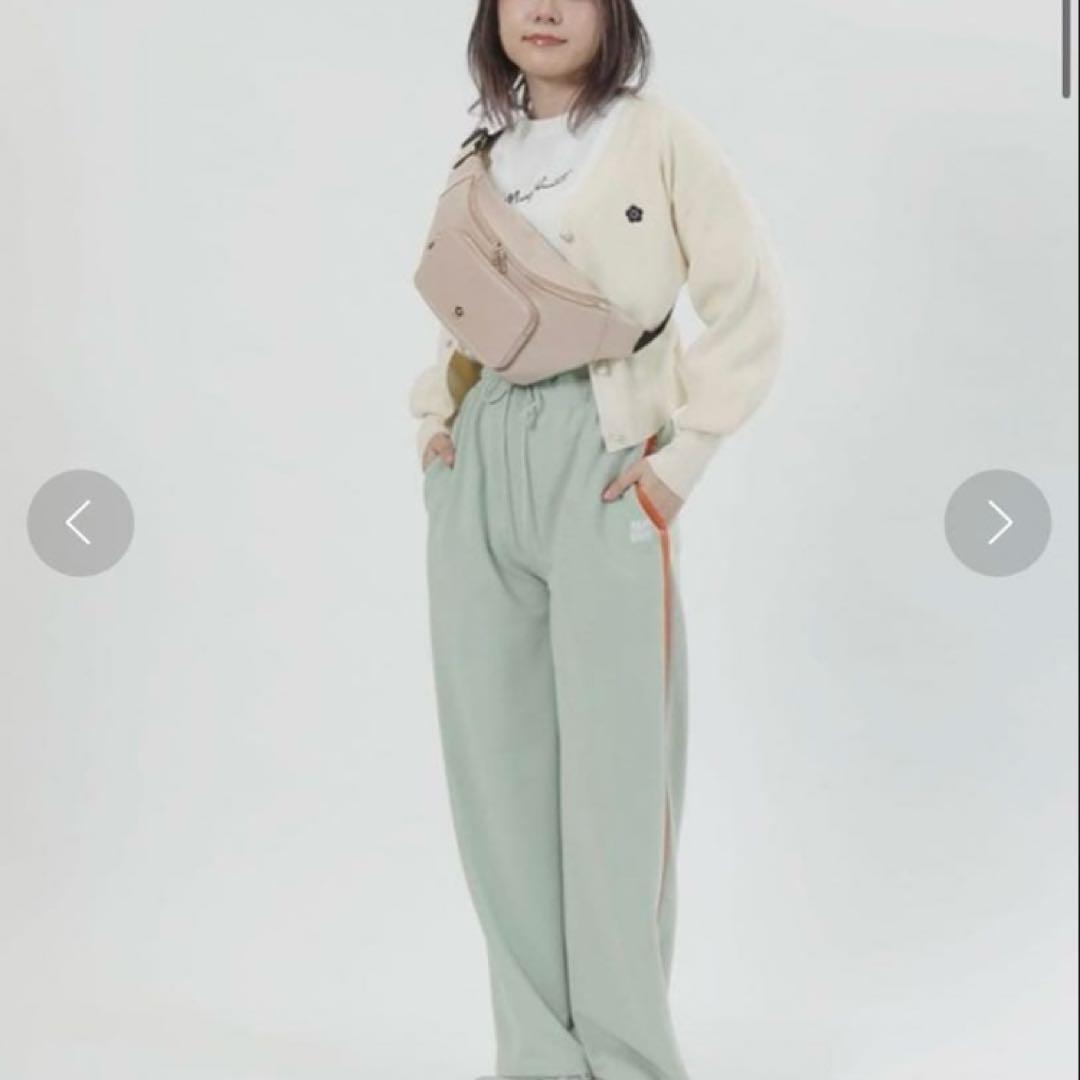 ウエストポーチ　ボディバッグ　レザー　グレージュ　エポビジューバック