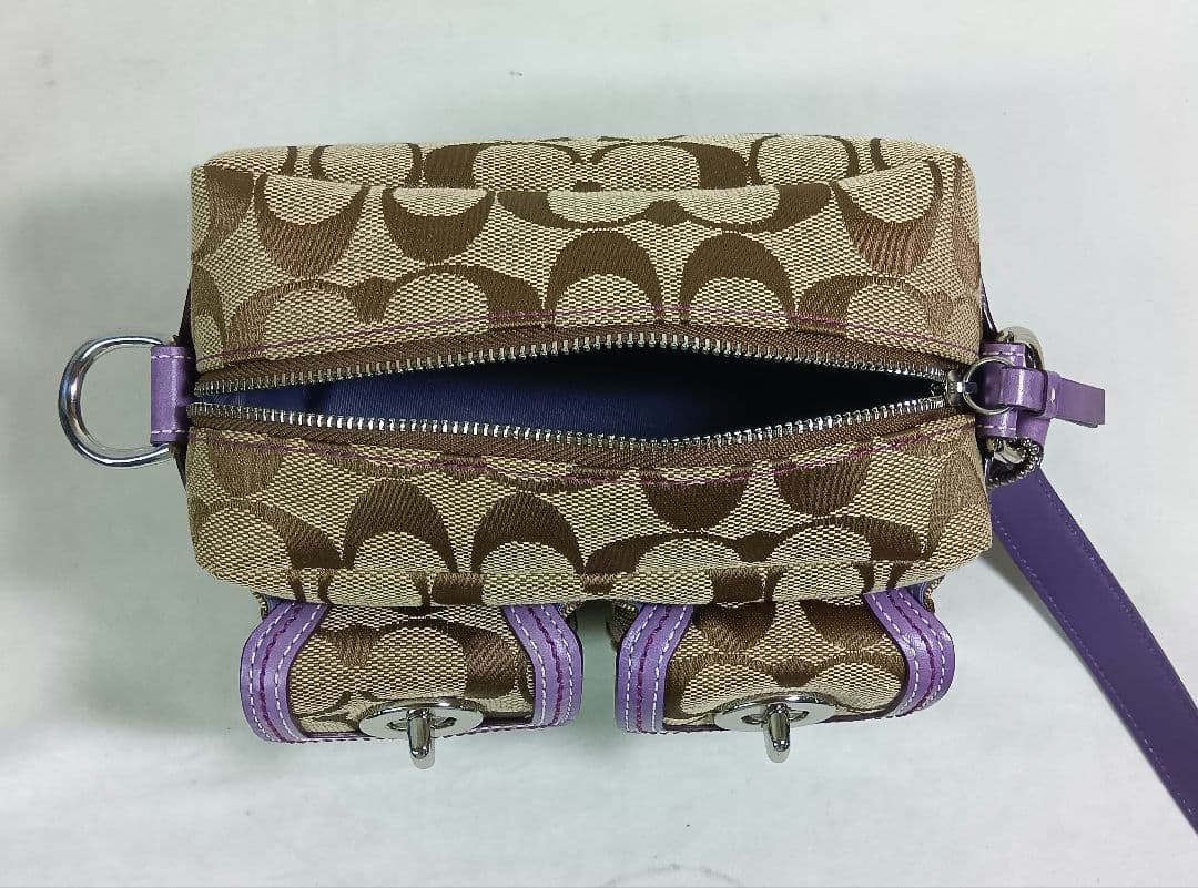 COACH(コーチ) ポーチ　ハンドバッグ　シグネチャー柄　ダブルターンロック