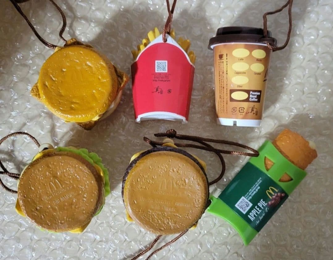 マクド新品2個追加！「フードストラップ全コンプ＋マグネットや雑貨26点セット」