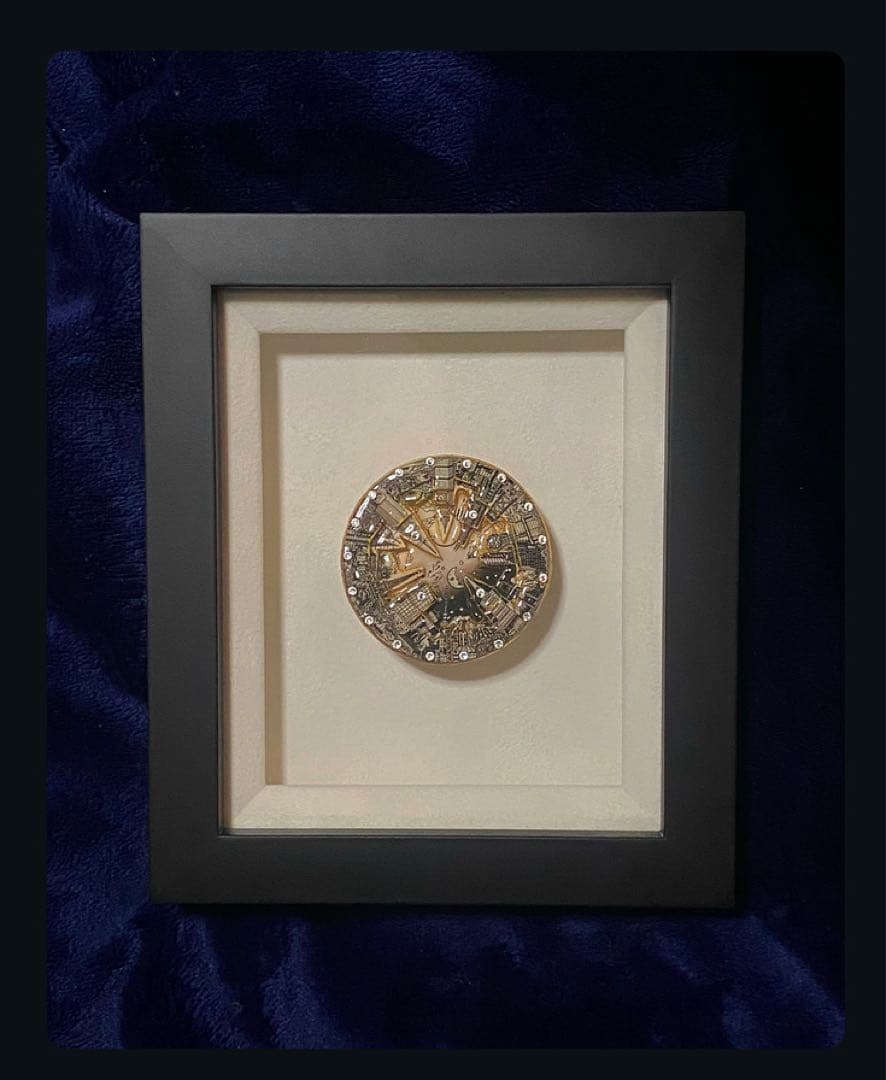 最終値下げ ハンドメイドアート 円形 ブローチ　チャールズファジーノ作品