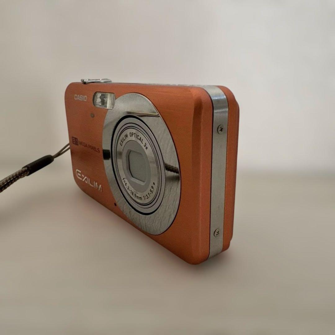 CASIO EXILIM 9.1メガピクセル コンパクトデジタルカメラ　オレンジ