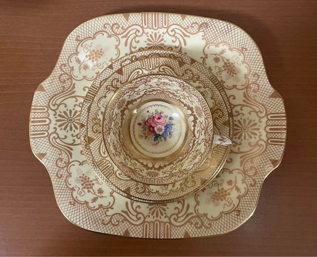 ⬇️《希少》　アンティーク　⭐︎ カップ&ソーサー ４点