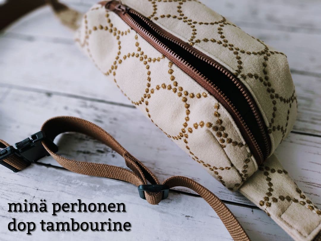 ミナペルホネン dop タンバリン ecru ボディバッグ ウエストバッグ