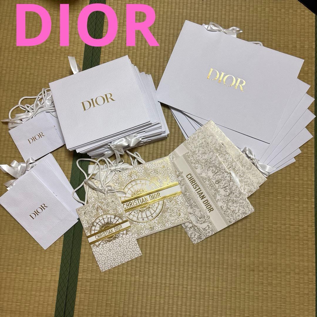 Dior ショッパー袋　まとめ売り　３２枚プラス１枚（おまけ）お値下げ不可
