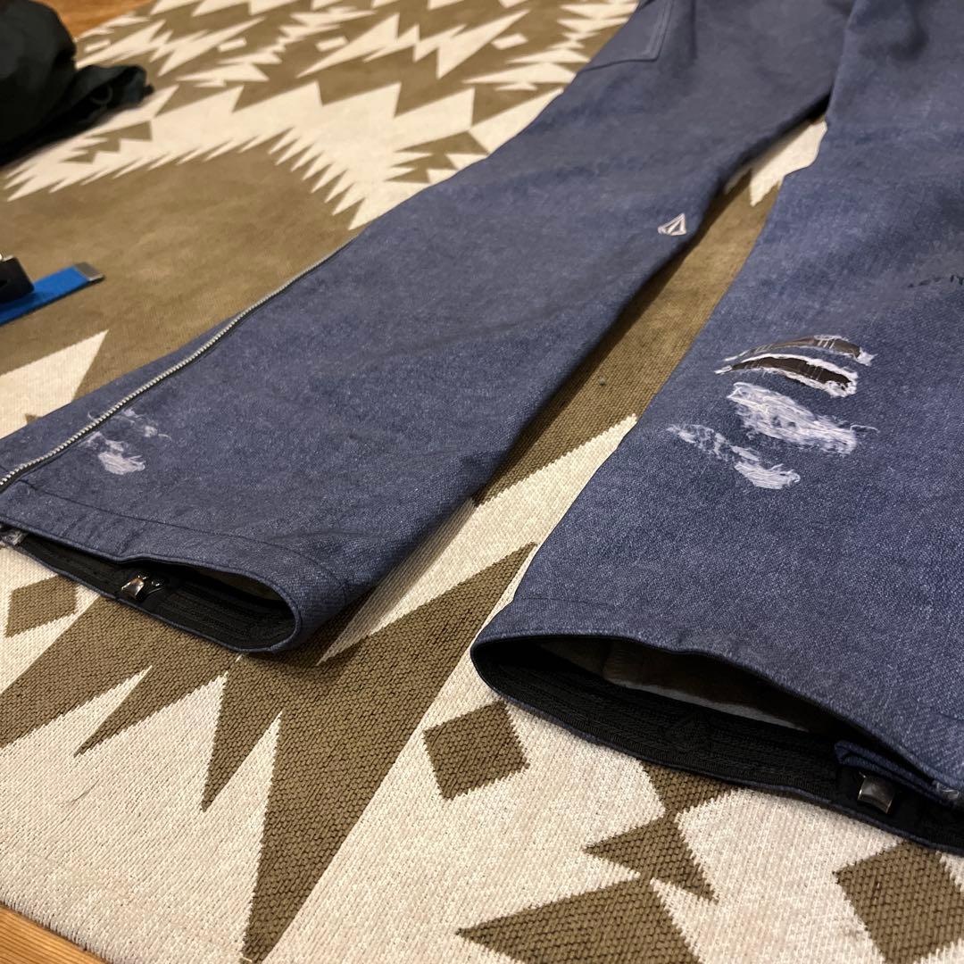 VOLCOMウェア上下セットS〜Mサイズ　パンツ×2本＋ベルト