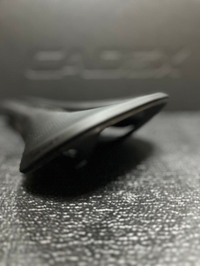 【新品】 CADEX AMP カーボンサドル 129g
