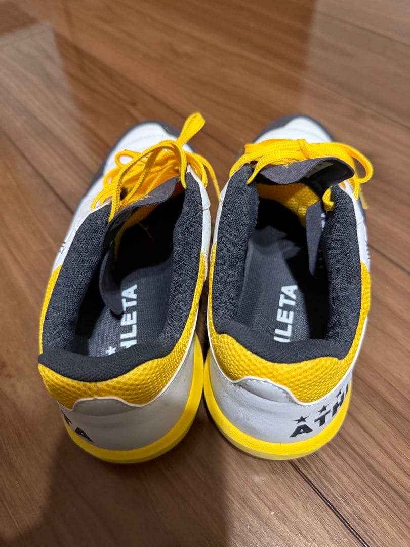 ATHLETAスニーカーフットサルシューズ