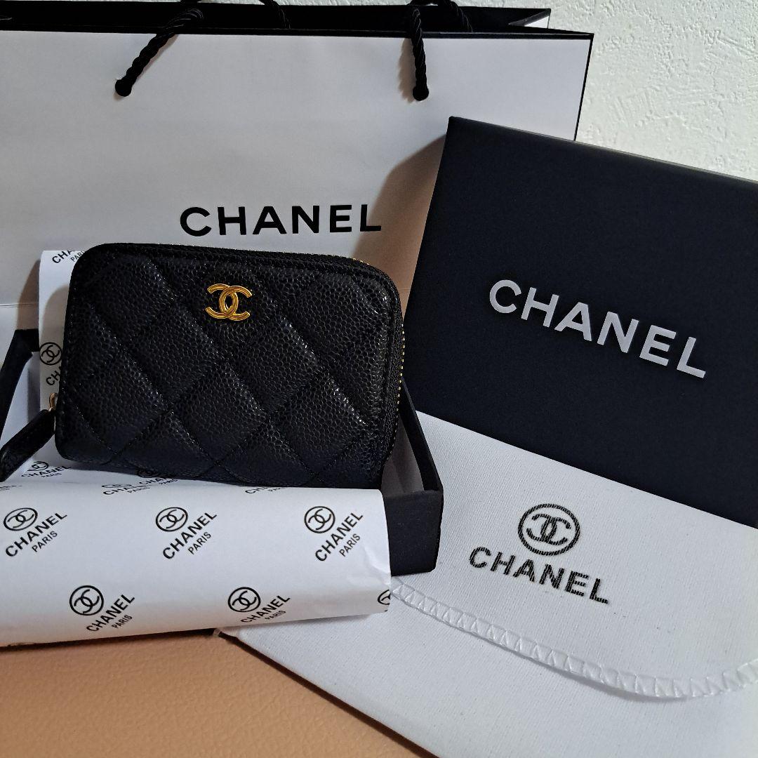 AIU☆CHANEL☆ノベルティ☆キルティングケース •