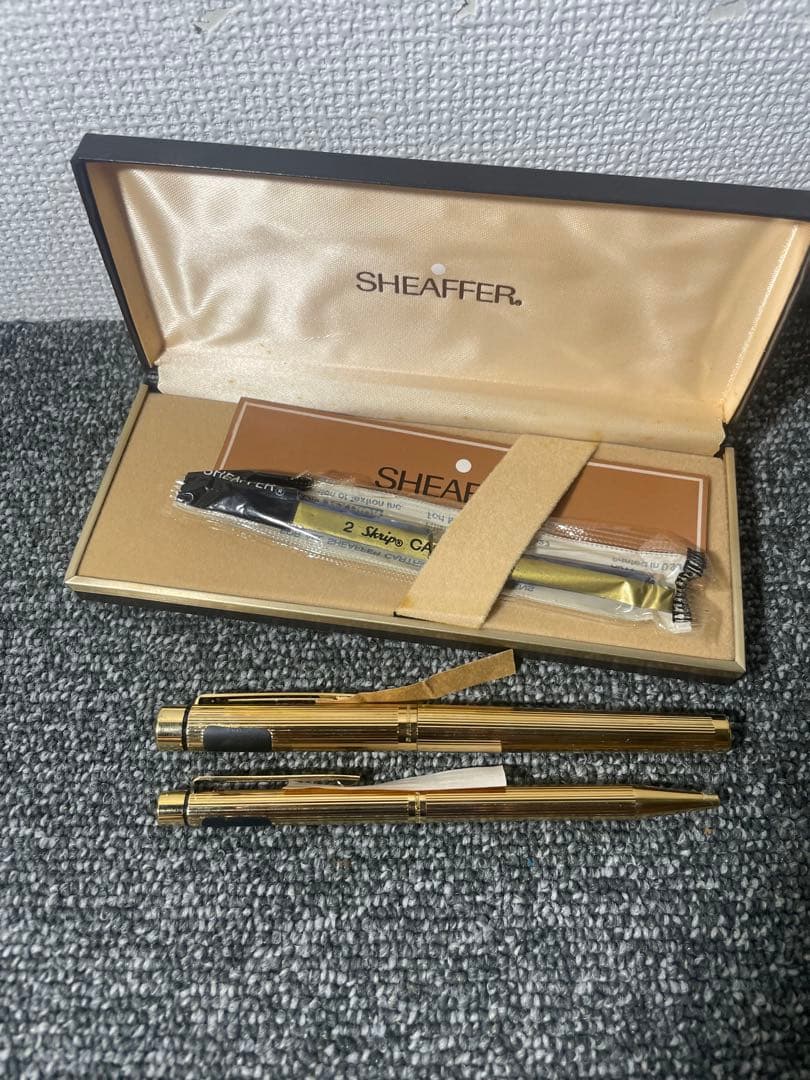 SHEAFFER ゴールド 万年筆、ボールペン 2本セット