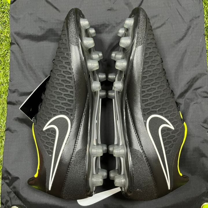 サッカースパイク ナイキ マジスタ オーパス HG-E