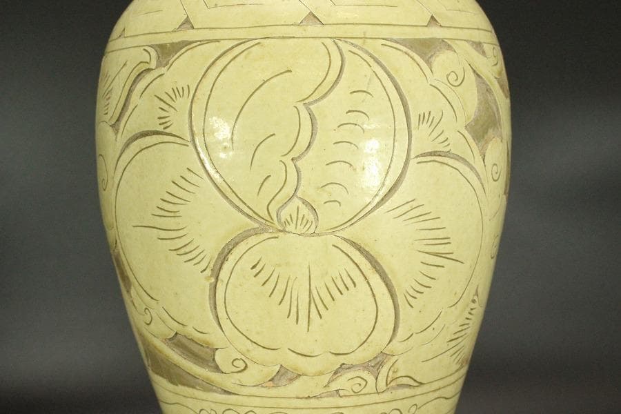 中国美術 磁州窯 纏枝蓮花 梅瓶(HA522)