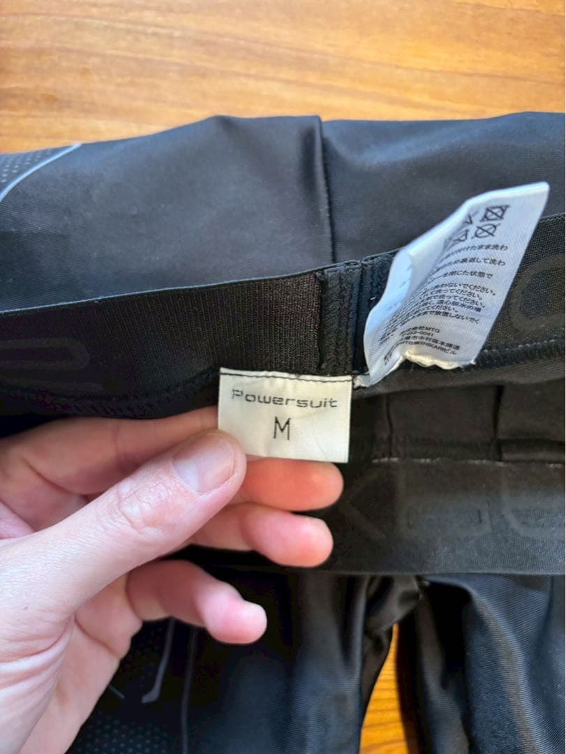 SIXPAD EMS パワースーツ　トップ＆ボトム セット レディースMサイズ