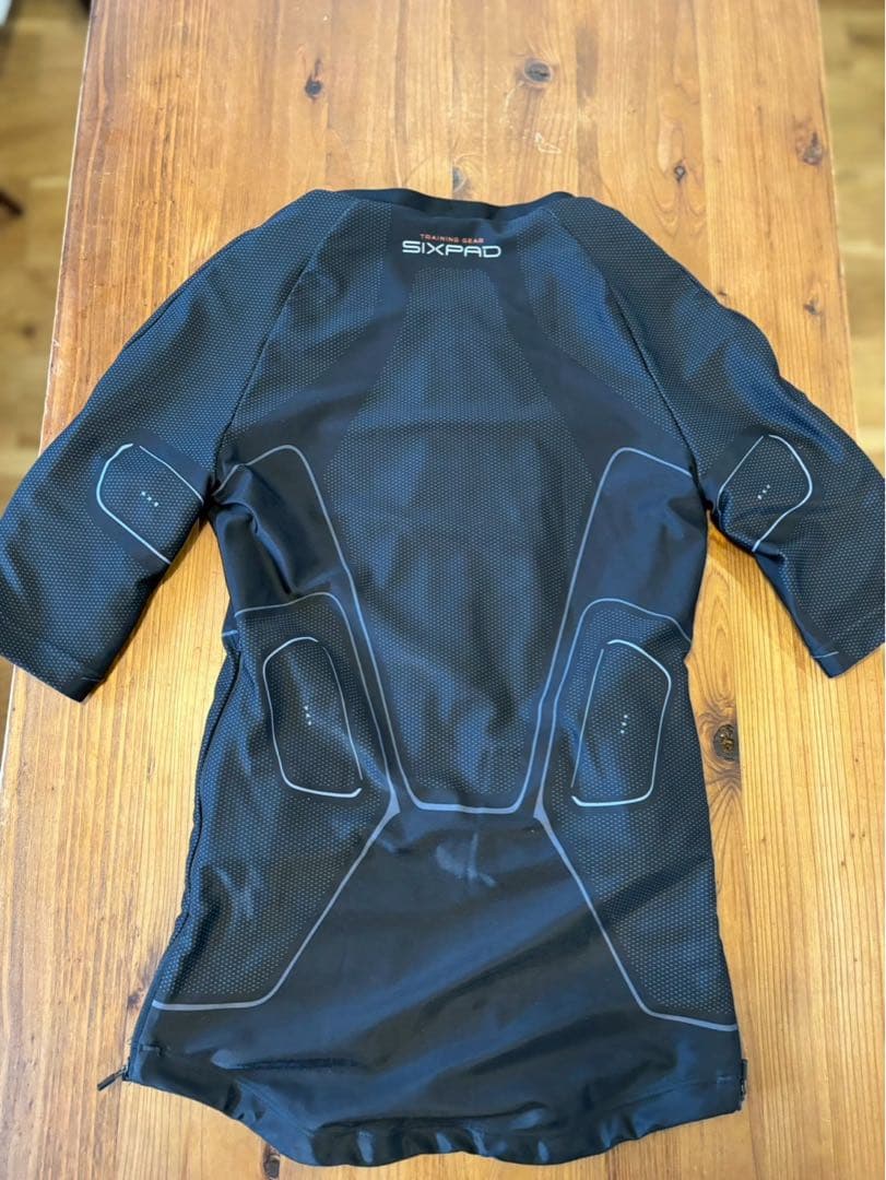 SIXPAD EMS パワースーツ　トップ＆ボトム セット レディースMサイズ
