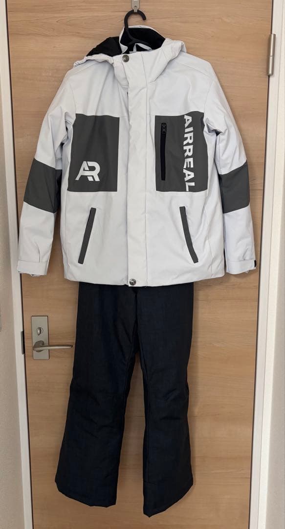 子ども用スキーウェア ホワイト/グレー　150サイズ　新品未使用