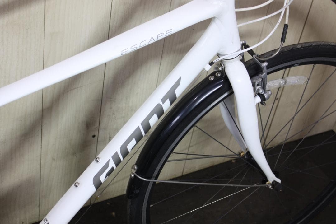 GIANT ESCAPE R3 700C アルミ 24速 470mm 白色クロス