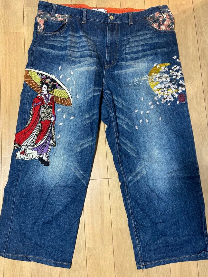 【お値下げ】絡繰魂カラクリダマシイ110size big極太刺繍入りデニムパンツ