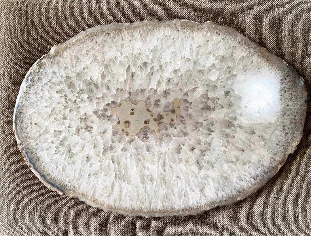 ブラジル産水晶特大スライス品　57cm×38cm 厚さ22mm 重さ約9.5kg