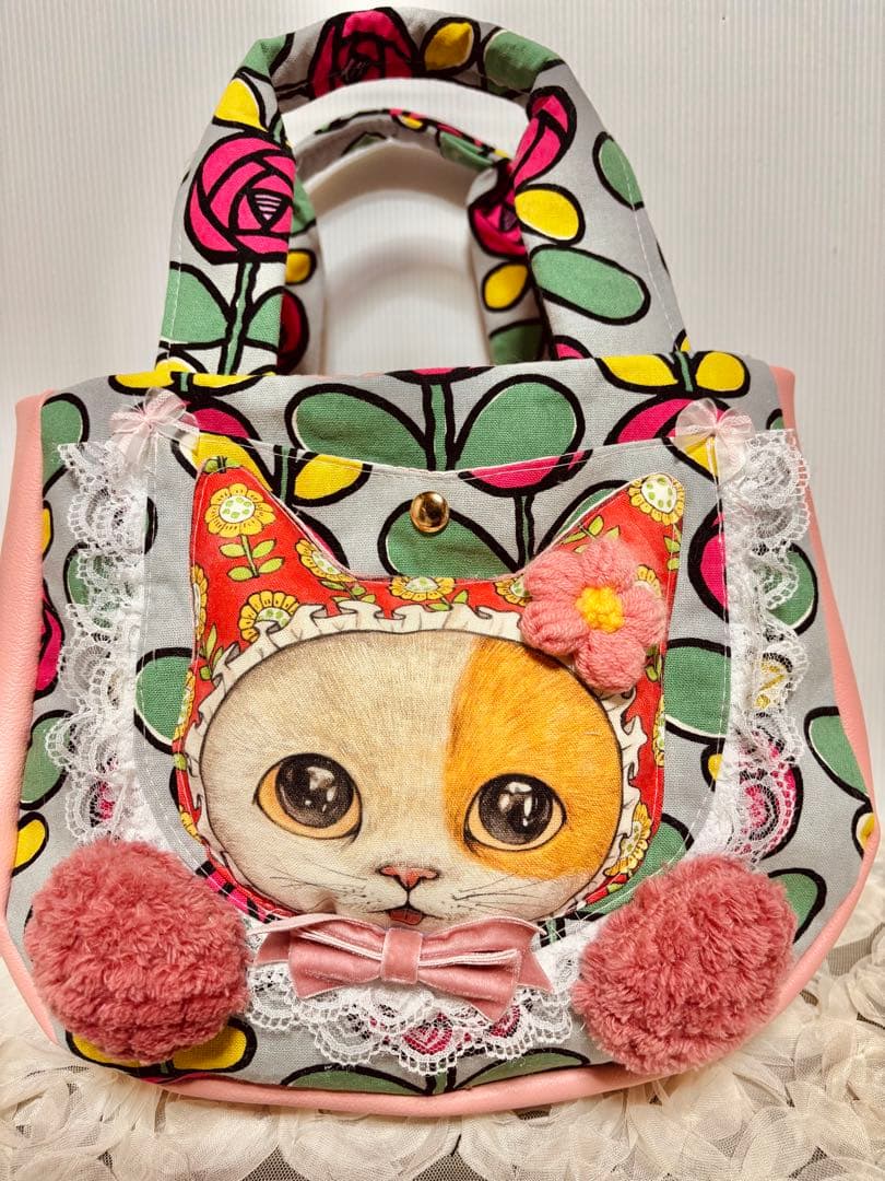 専用ページ❤️コヤンイサムチョン　薔薇柄のピンクフェイクレザーのころりんバッグ