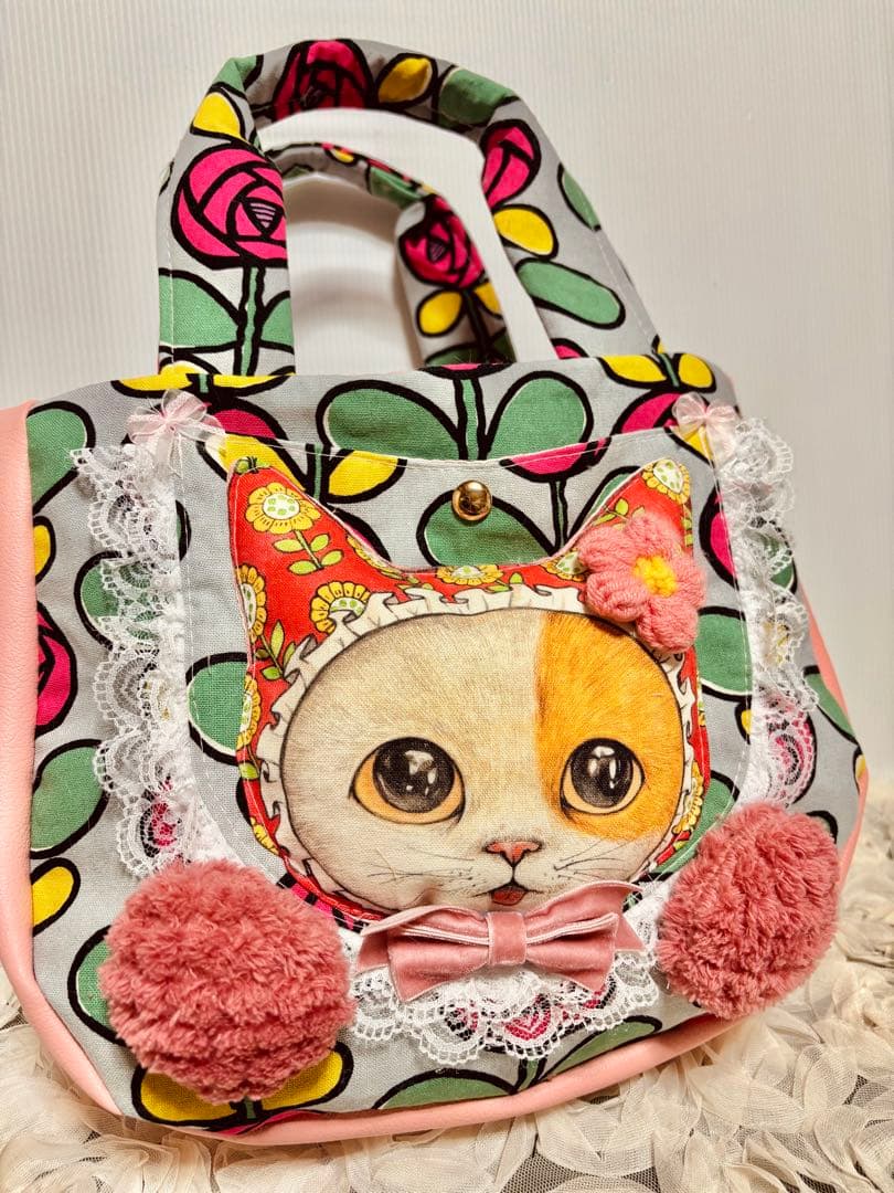 専用ページ❤️コヤンイサムチョン　薔薇柄のピンクフェイクレザーのころりんバッグ