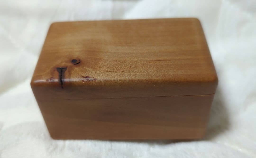 梨の木 小箱 / 蓋付き 木箱 小物入れ アート ギャラリー