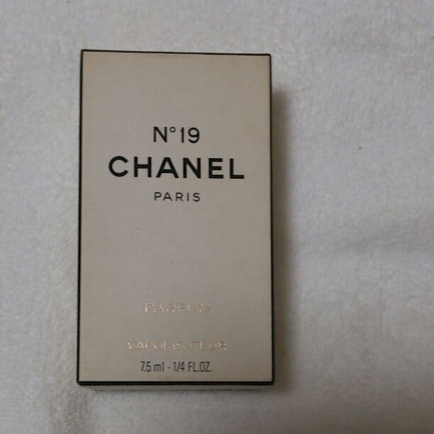CHANELN NO.19　PARFUM 7,5m,l香水