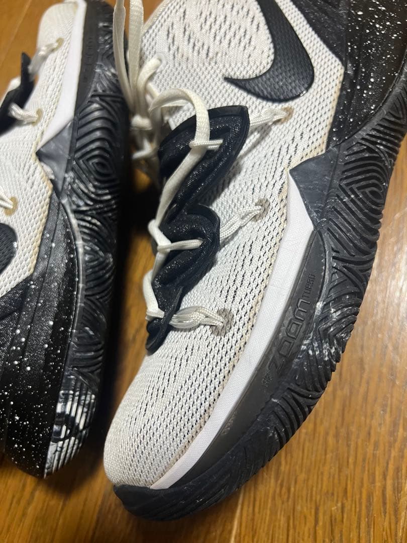 NIKE カイリー5 26.0cm