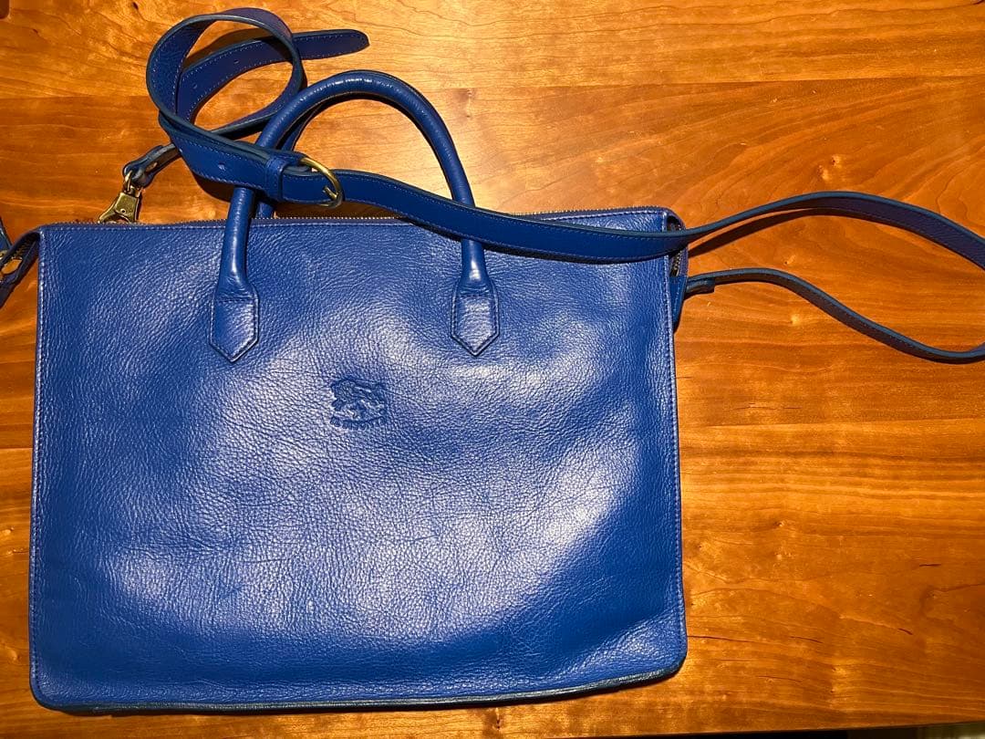 イルビゾンテ（IL BISONTE）本革ショルダーブリーフケース