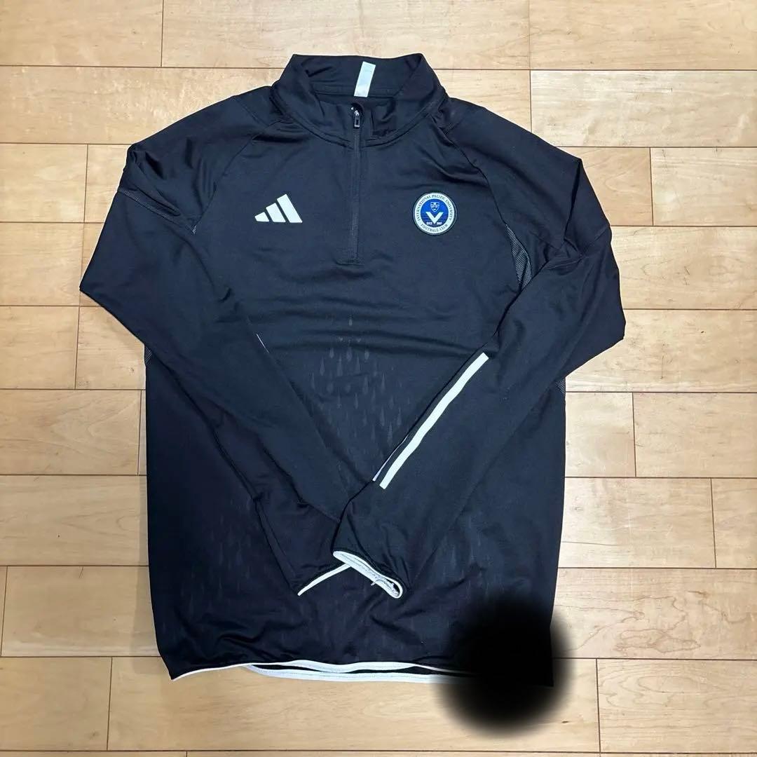 IPU 環太平洋大　サッカー　トレーニングウェアセット　上下M