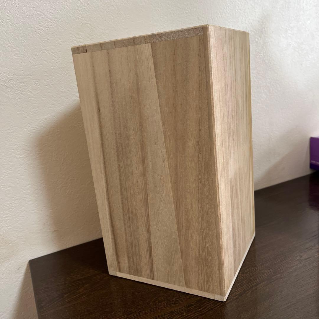 サントリーブランデー【九谷焼　千成型葡萄文】木箱、台座付き空瓶